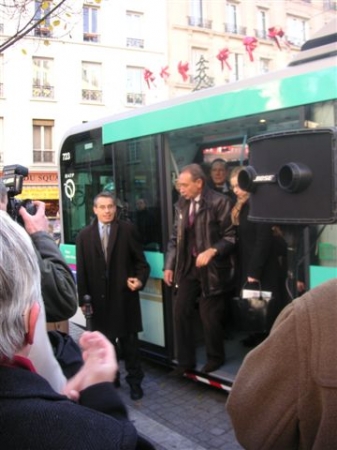 Bertrand Delanoë inaugure le minibus
