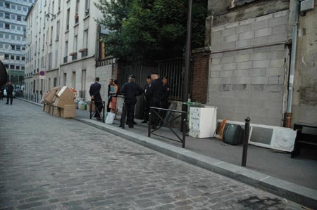 Pendant ce temps, Villa Saint- Jacques...