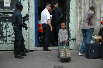 medium_72._sortie_des_squatteurs.jpg