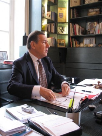 medium_maire_paris_xive.jpg