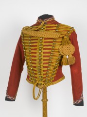 Exposition, Mouchoirs avec armes et bagages dans un mouchoir de poche, Musée de l'Armée