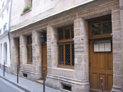 visites familiales paris,visite en famille paris,visiter paris en famille,balade historique famille,enfants visites paris,visiter paris enfants,moyen age enfant visite,ateliers en famille histoire,